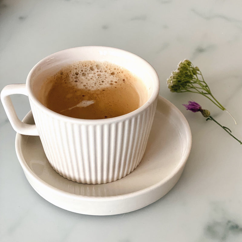 Kaffeetasse Retro 200 ml – gerillt, mit Untersetzer – Nua Concept